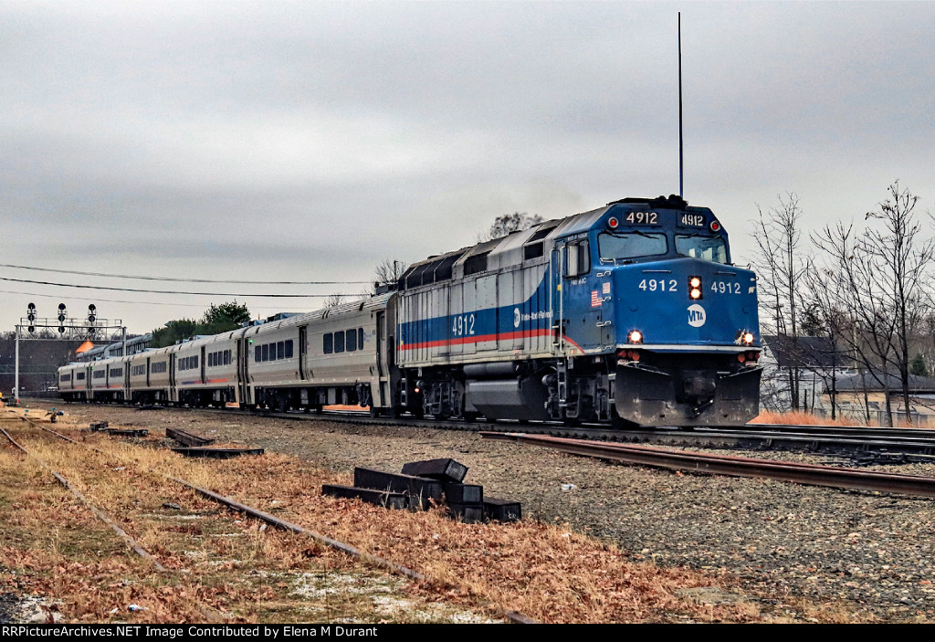 MNCR 4912 on train 45